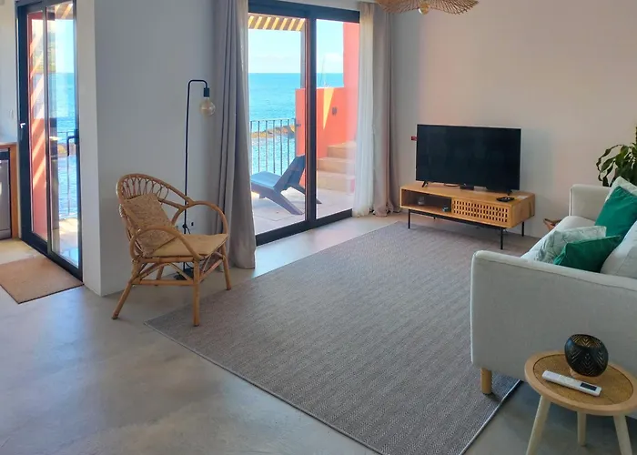 Terreiro Ocean House - Unique Seaside Escape